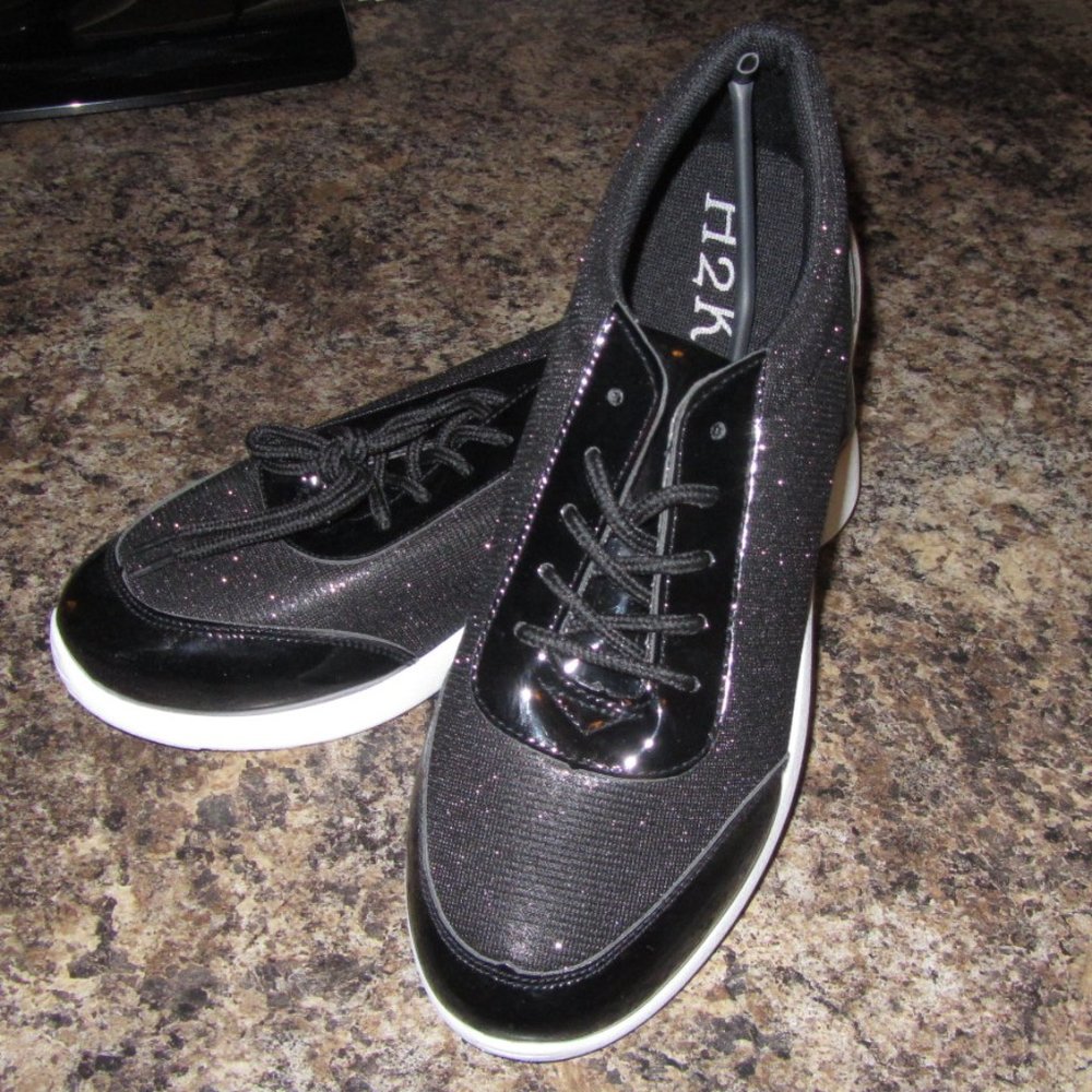 Women's Black Shoes Stellar H2K NIB US. Size 9.